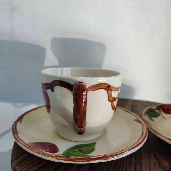 Franciscan Apple Cups & Saucers Set Of 2 Apple Tree Cups And Plates Vintage USA - Picture 4 of 16